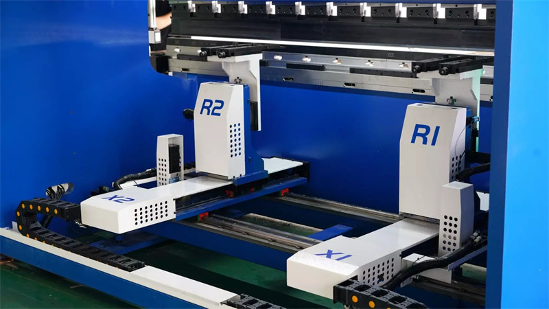 Máquina de freno de prensa hidráulica CNC síncrona electrohidráulica de 9 ejes con DA66T