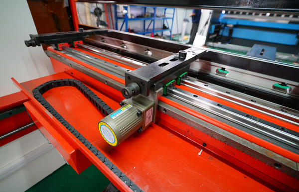 Tsieina 40 Ton Press Brake