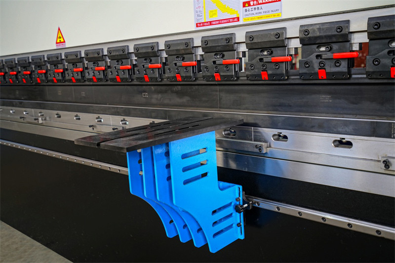 Màquines curvadores de perfils d'acer electrohidràuliques CNC DA53T