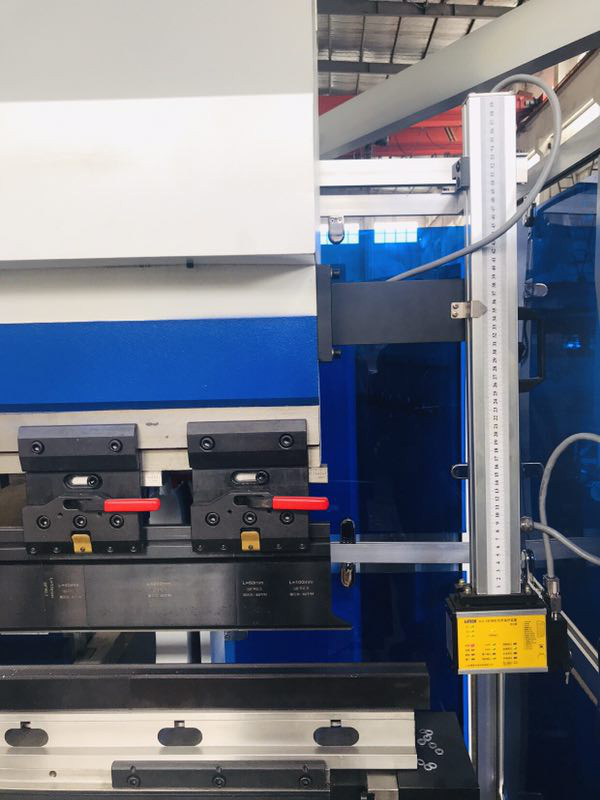 Peiriant brêc wasg hydrolig DA66T CNC