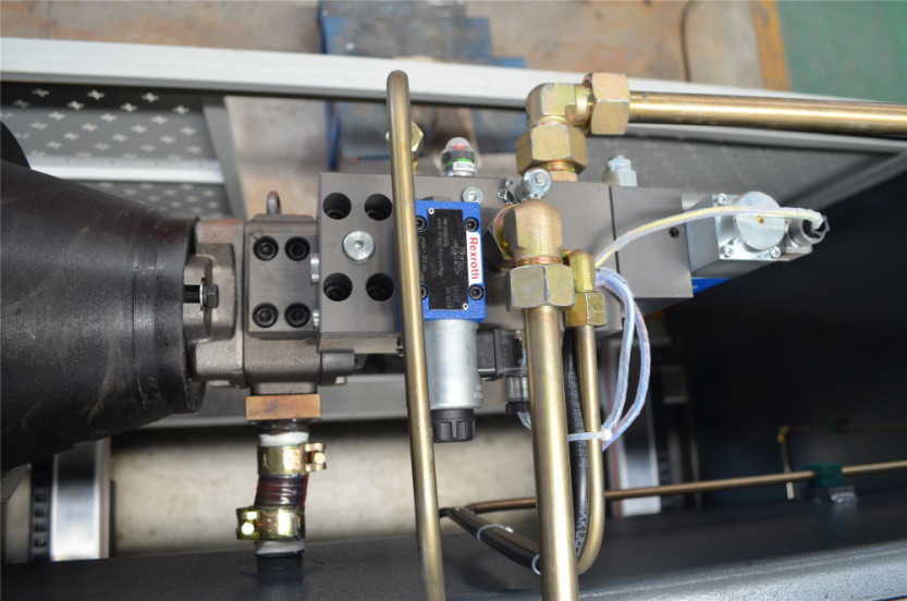 Peiriant brêc wasg hydrolig DA66T CNC