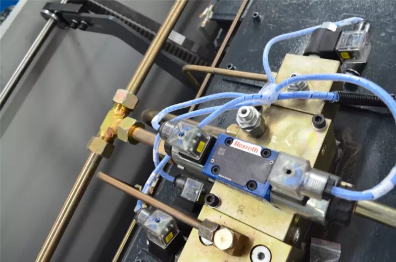 Hydraulinen puristusjarru ruostumattomasta teräksestä