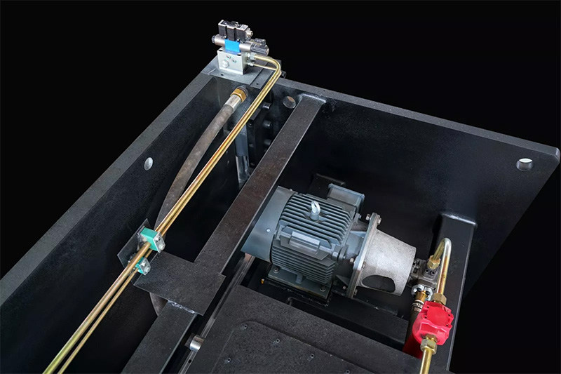 Oil leakage in hydraulic lines or tubing burst