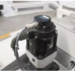 Màquina de tall per làser de fibra CNC de plaques i canonades