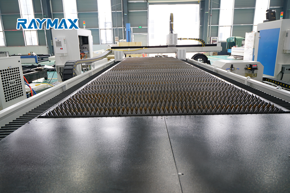 China 400w 600w cheap sheet metal cnc laser cutting machine price