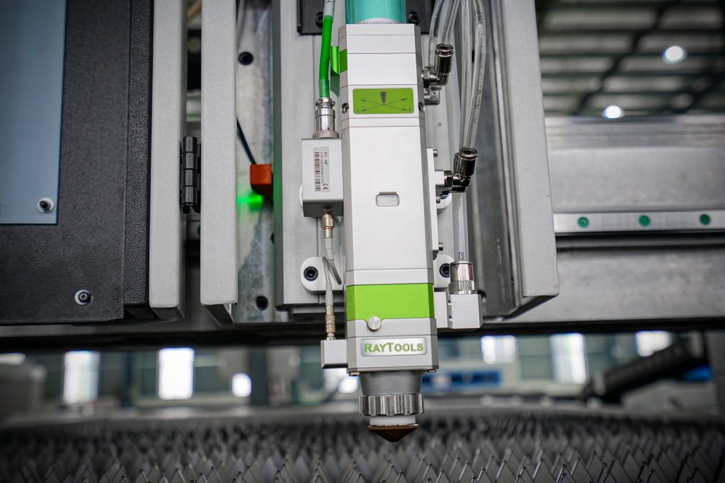 3015 Single platform Fiber laser metal cutting machine 3000w Raycus IPG laser power